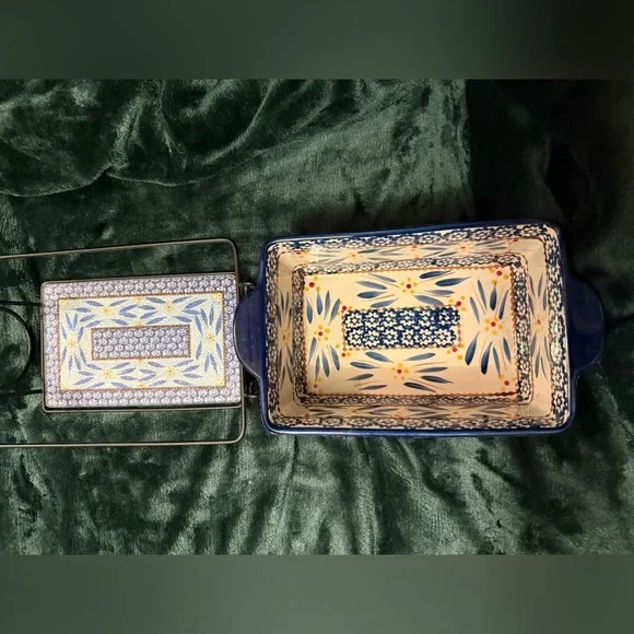 Temptations by Tara old world blue 1.5 qt rectangular baking dish. 3 Pieces - Picture 3 of 5